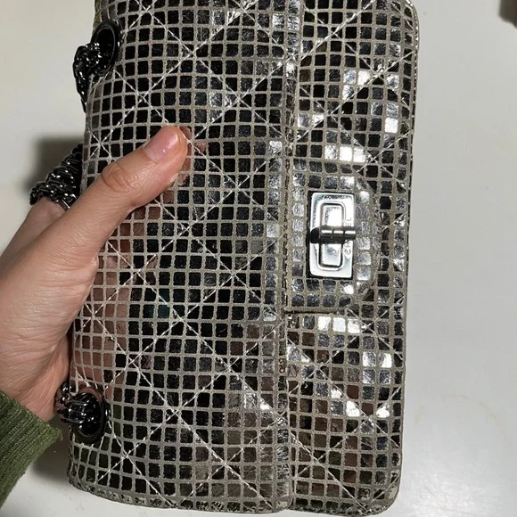 CHANEL Silver Mirror Reissue 2.55 Special edition Quilted Shoulder Bag - Picture 4 of 16